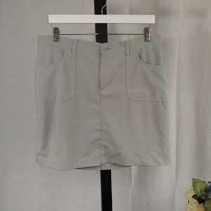 Rider by Lee Gray Skort.  14.        I06